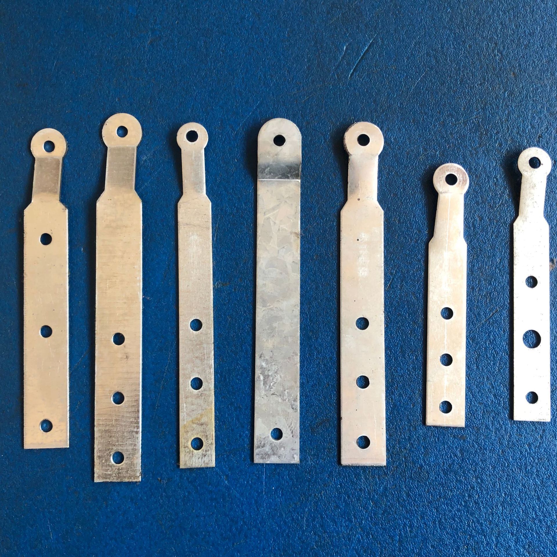 铝合金门窗安装固定片镀锌连接片单卡双卡多用卡门窗用冲压件