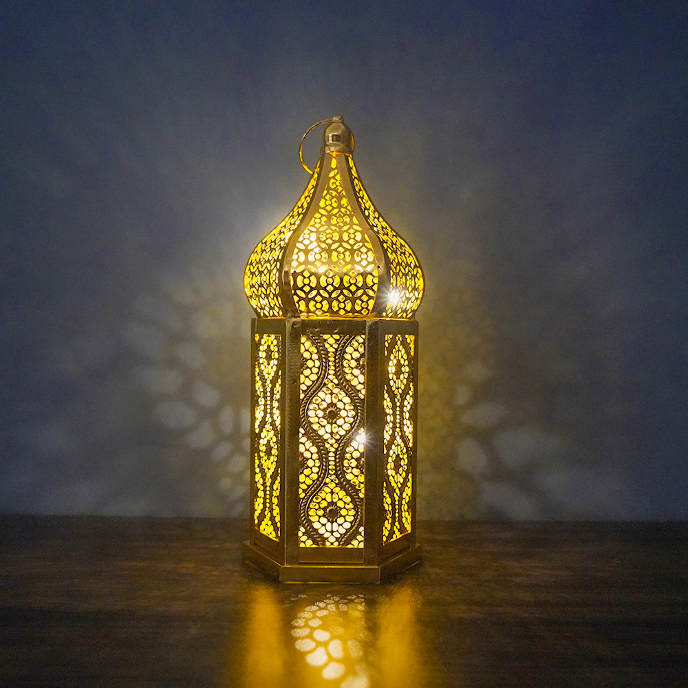 Cross-Border New Arrival Wrought Iron Gold Plated Storm Lantern Hollow Moroccan Lantern Domestic Ornaments Crafts Atmosphere Props