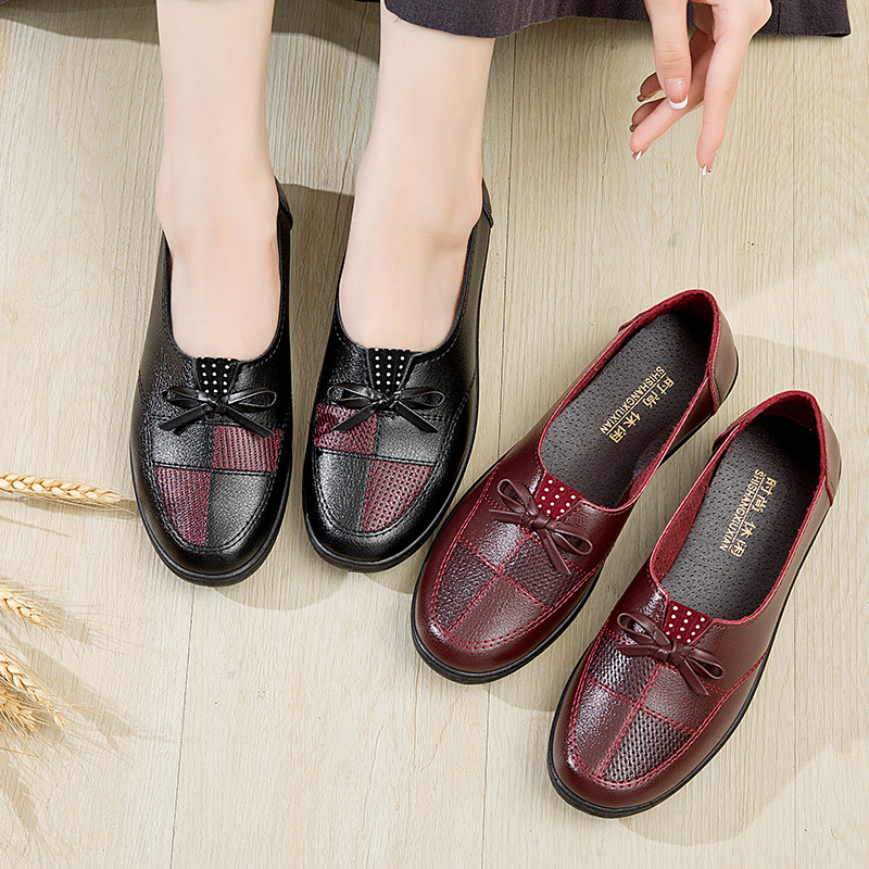 2022 Mom Shoes Pumps Middle-Aged Women's Shoes Middle-Aged New Flat Leather Shoes Spring and Autumn Elderly Slip-on Spring