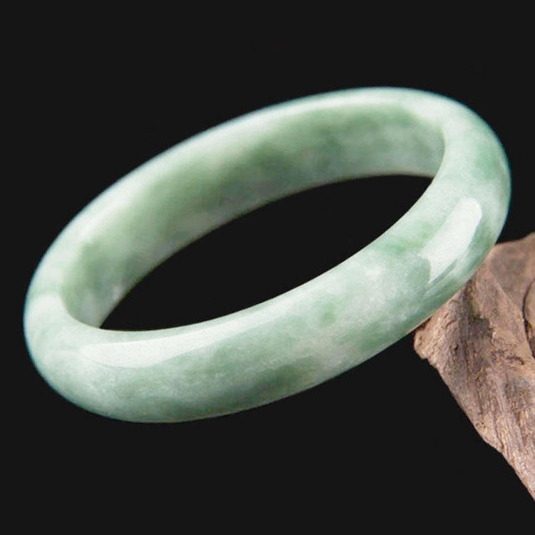 贵州翠玉石手镯 女款a货真玉翡翠色玉镯深飘花玉手镯贵州翠玉手镯