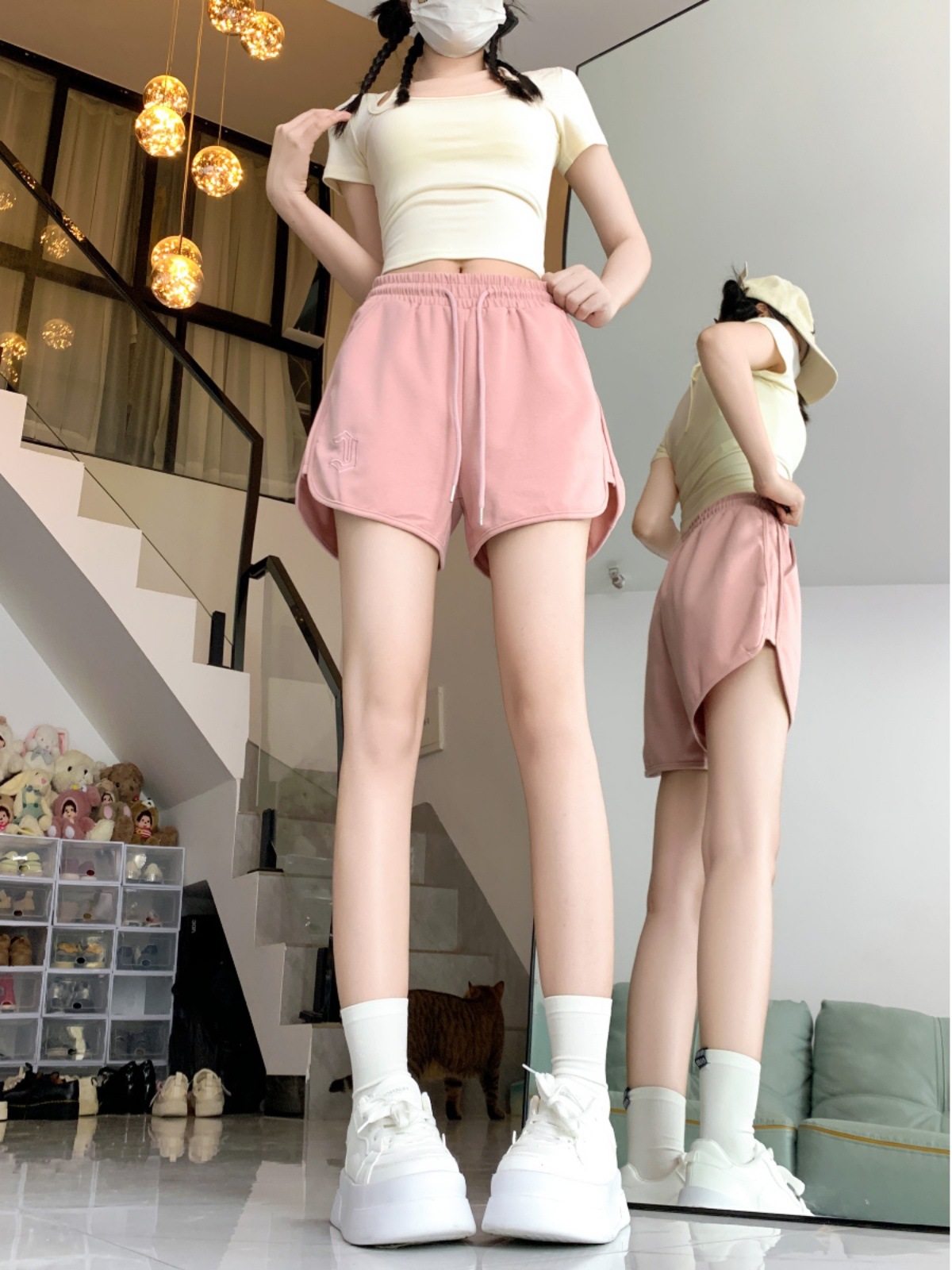 慵懒松紧腰抽绳休闲短裤女夏季2024新款高腰a字阔腿运动辣妹热裤