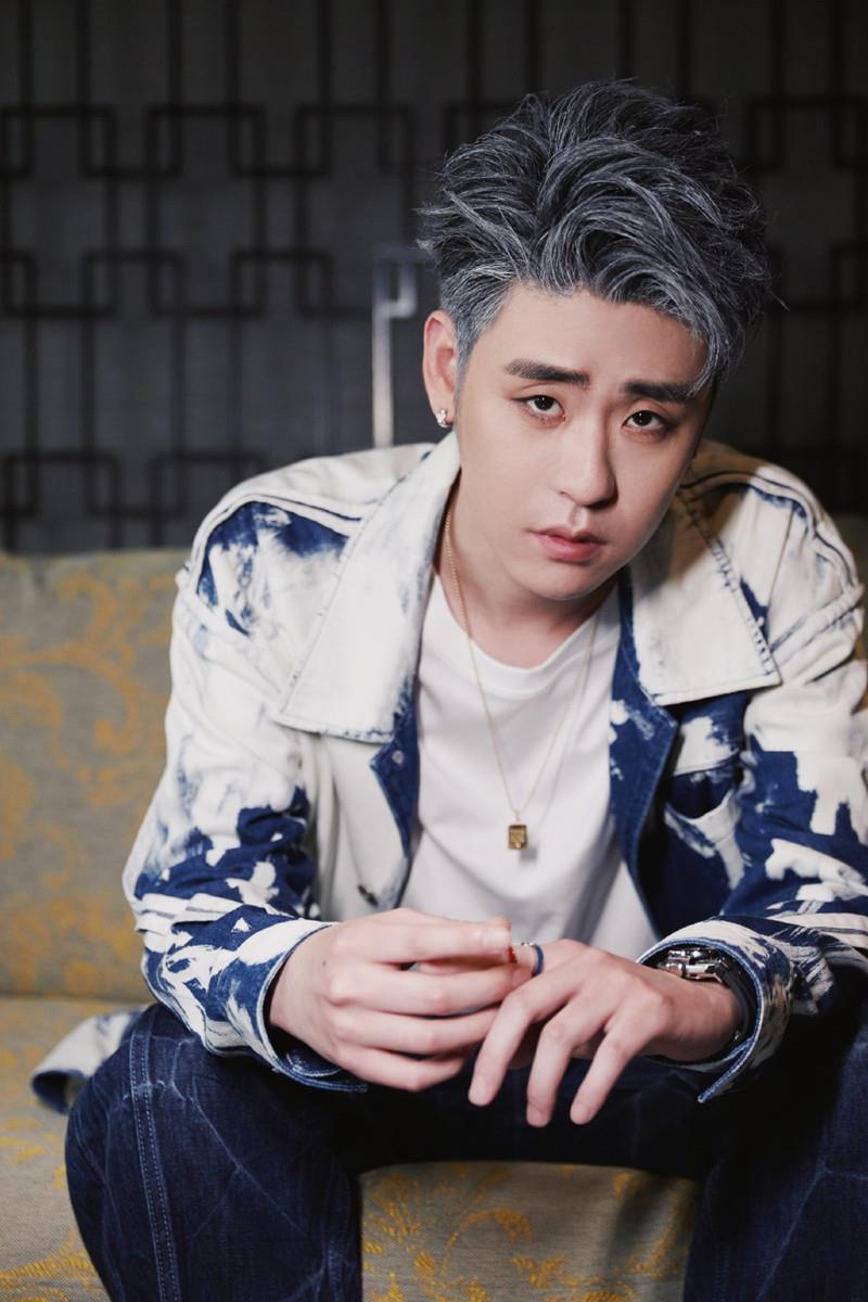 德云社周边张云雷同款项链玫瑰金方形牌包包吊坠男女同款毛衣链