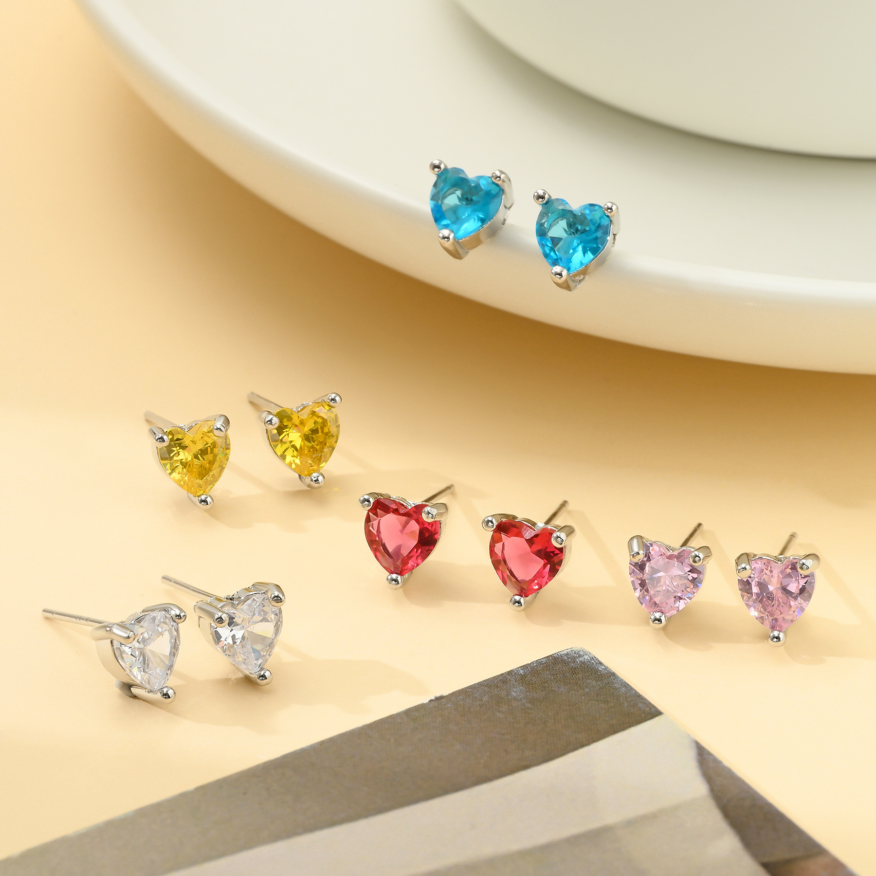 Summer New Colorful Super Flash Zircon Love Heart Stud Earrings Women's Simple All-Match Ear-Caring Small Heart-Shaped Earrings Wholesale