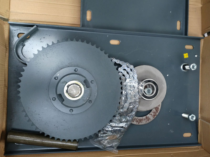 工业提升门翻板车库门王威电动卷帘门防爆电机链条式传动化工厂用