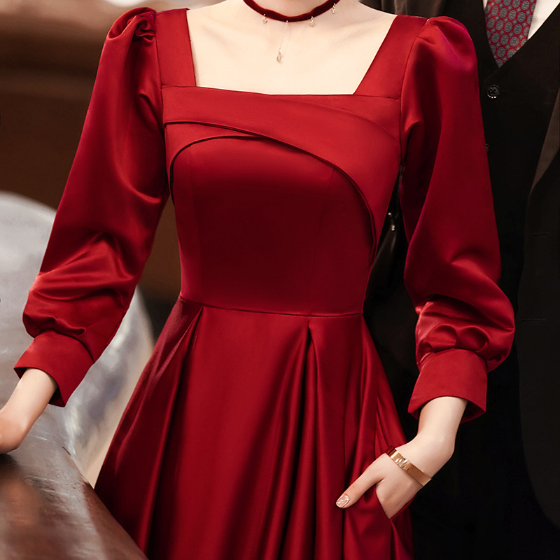 敬酒服新娘2021新款冬季缎面长袖设计感连衣裙结婚气质宴会礼服女