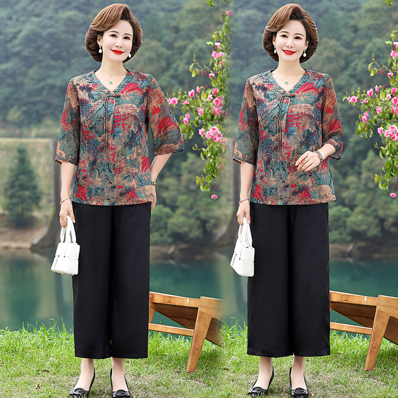 Middle-Aged and Elderly Mother's Short Sleeve Suit 2024 New Women's Top Middle-Aged and Elderly Western Style Wide Lady Two-Piece Suit Fashion