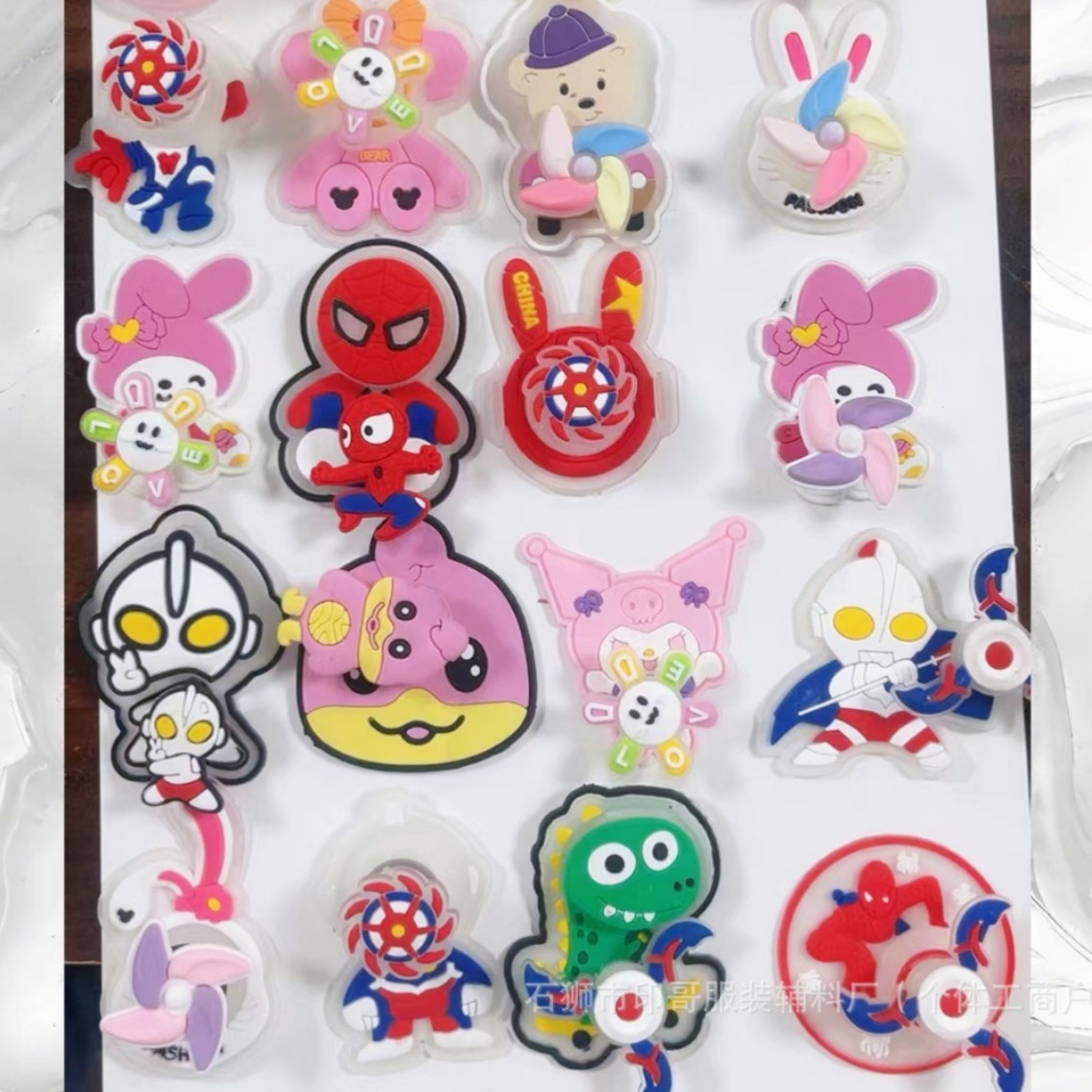 胶章软胶标牌橡胶硅胶PVC箱包服饰鞋帽滴塑商标彩色图案了卡通亮