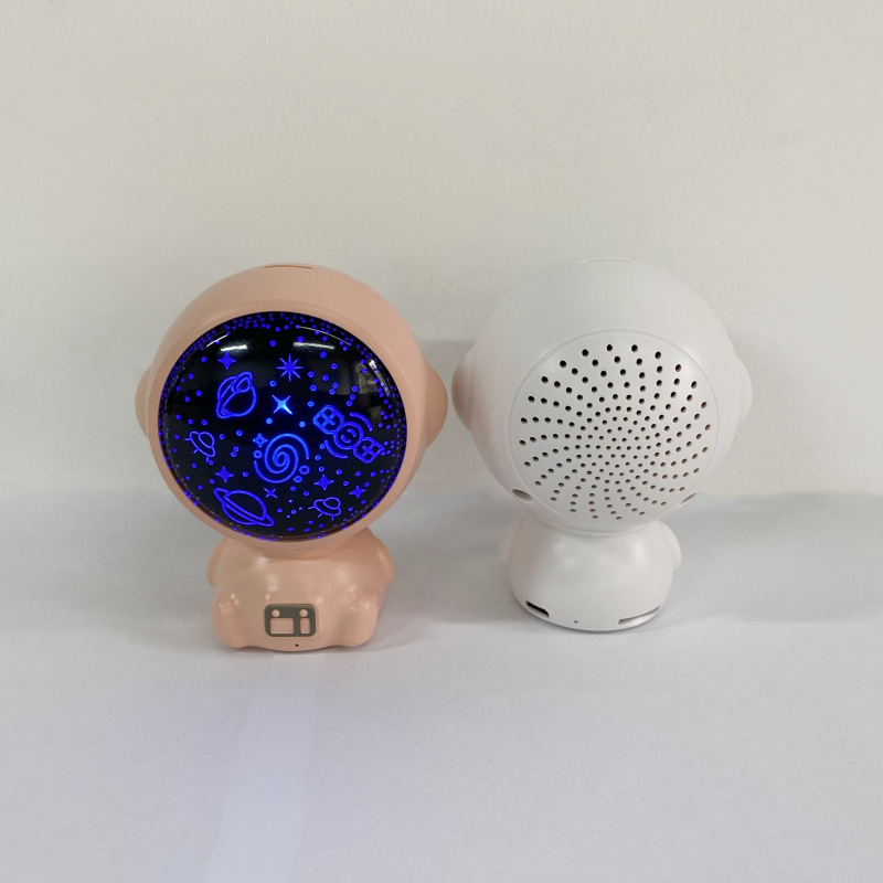 Amazon Colorful Led Mini Astronaut Bluetooth Speaker Household Outdoor Portable Spaceman Wireless Mini-Speaker