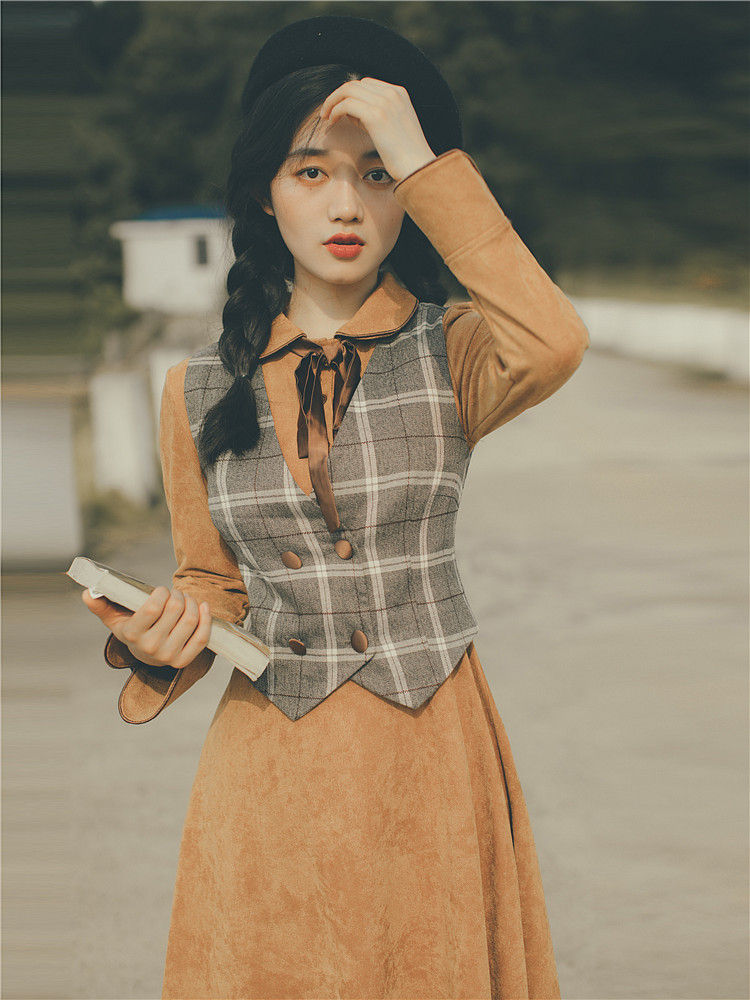 实拍民国风小洋装英伦风长裙复古女装连衣裙子胡杨林拍照服装秋款