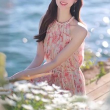 夏季超仙甜美粉色碎花挂脖连衣裙海边度假吊带长裙三亚泰国沙滩裙