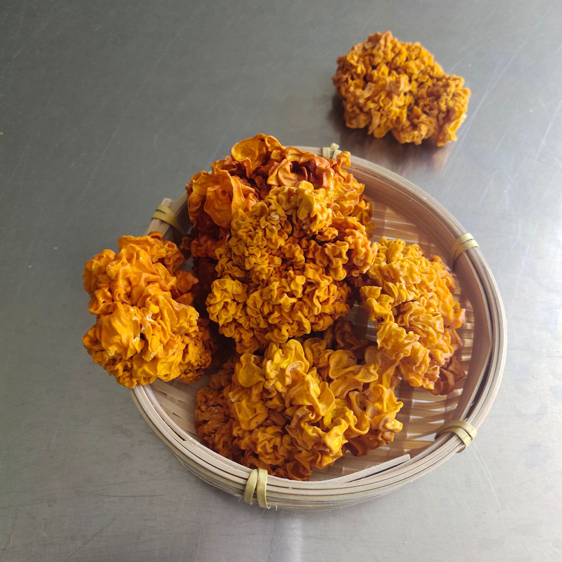 云南农产品特产深山黄金木耳3-5cm酒店煲汤食材批发大号金耳干货