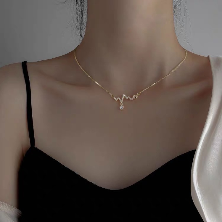 Women's Pearl Necklace All-Match Special-Interest Design High-Grade Light Luxury Clavicle Chain Ins Style Dignified Pendant Ornament Wholesale