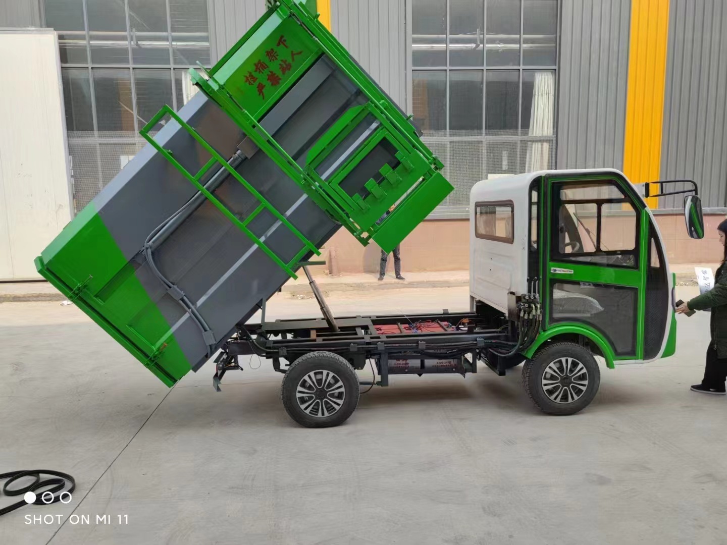 三立方勾臂大垃圾箱现货可卸式垃圾箱户外环卫大箱车载垃圾大箱