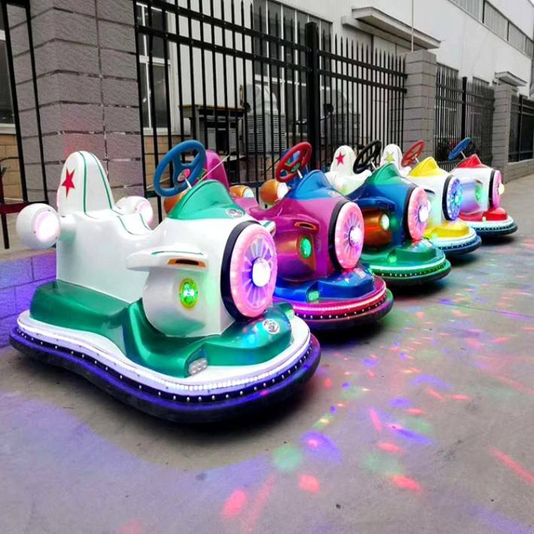 广场新款电瓶车摆摊车亲子商场七彩电车玩具设施 儿童塑料碰碰车