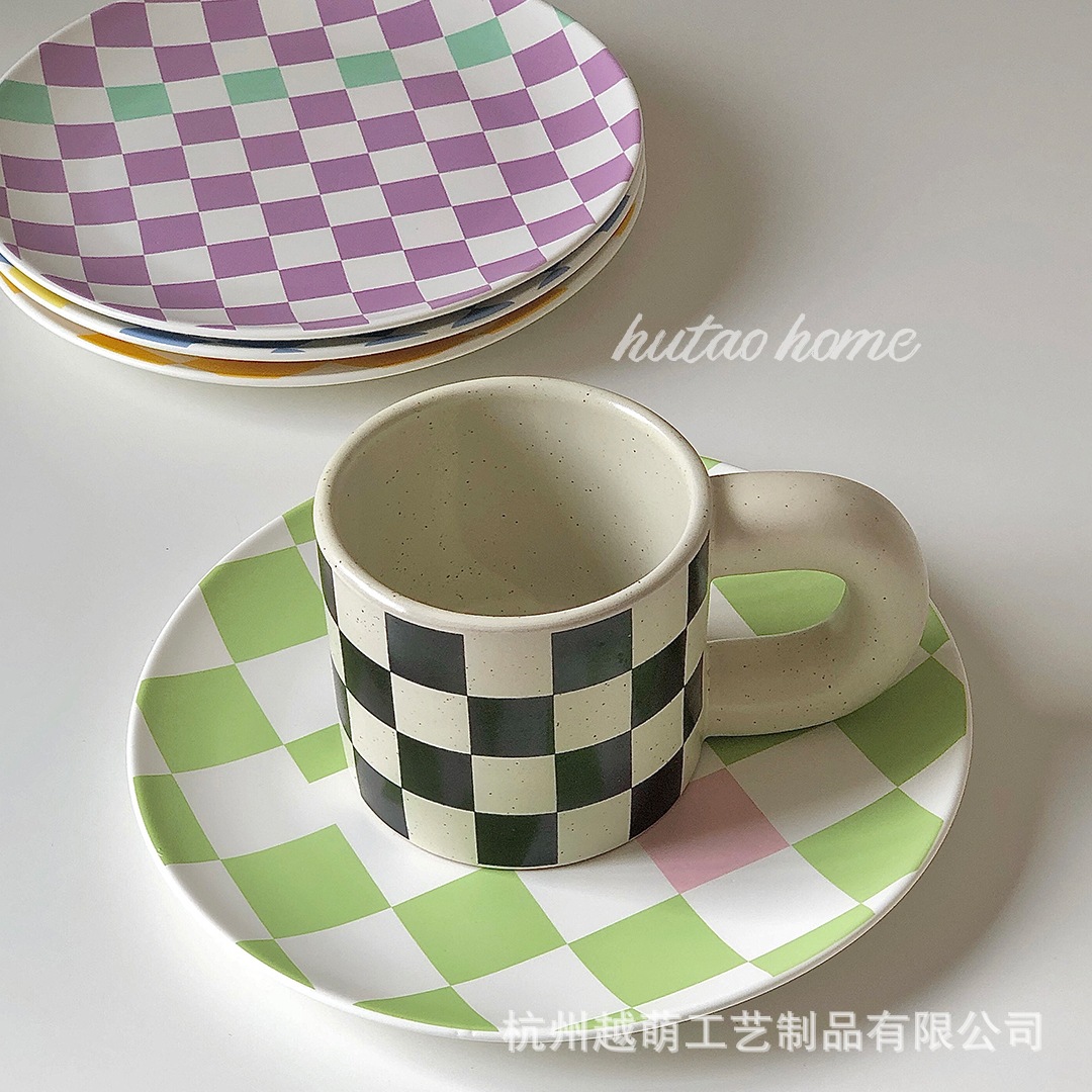 ins风棋盘格子彩色陶瓷餐盘甜品盘蛋糕盘圆形平盘牛排盘摆拍绿色