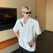 小众解构金属皮带扣高级设计感男夏季痞帅高街美式翻领短袖T恤