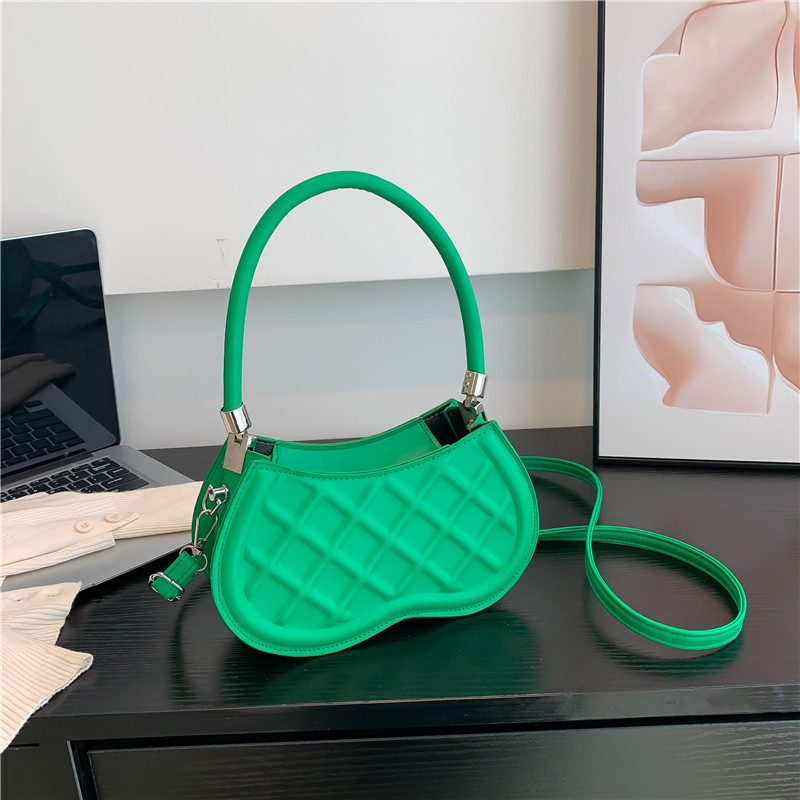 Wholesale Bag Autumn and Winter Women's Bags 2022 Popular New Fashion Gourd Handbag Solid Color Rhombic Shoulder Messenger Bag