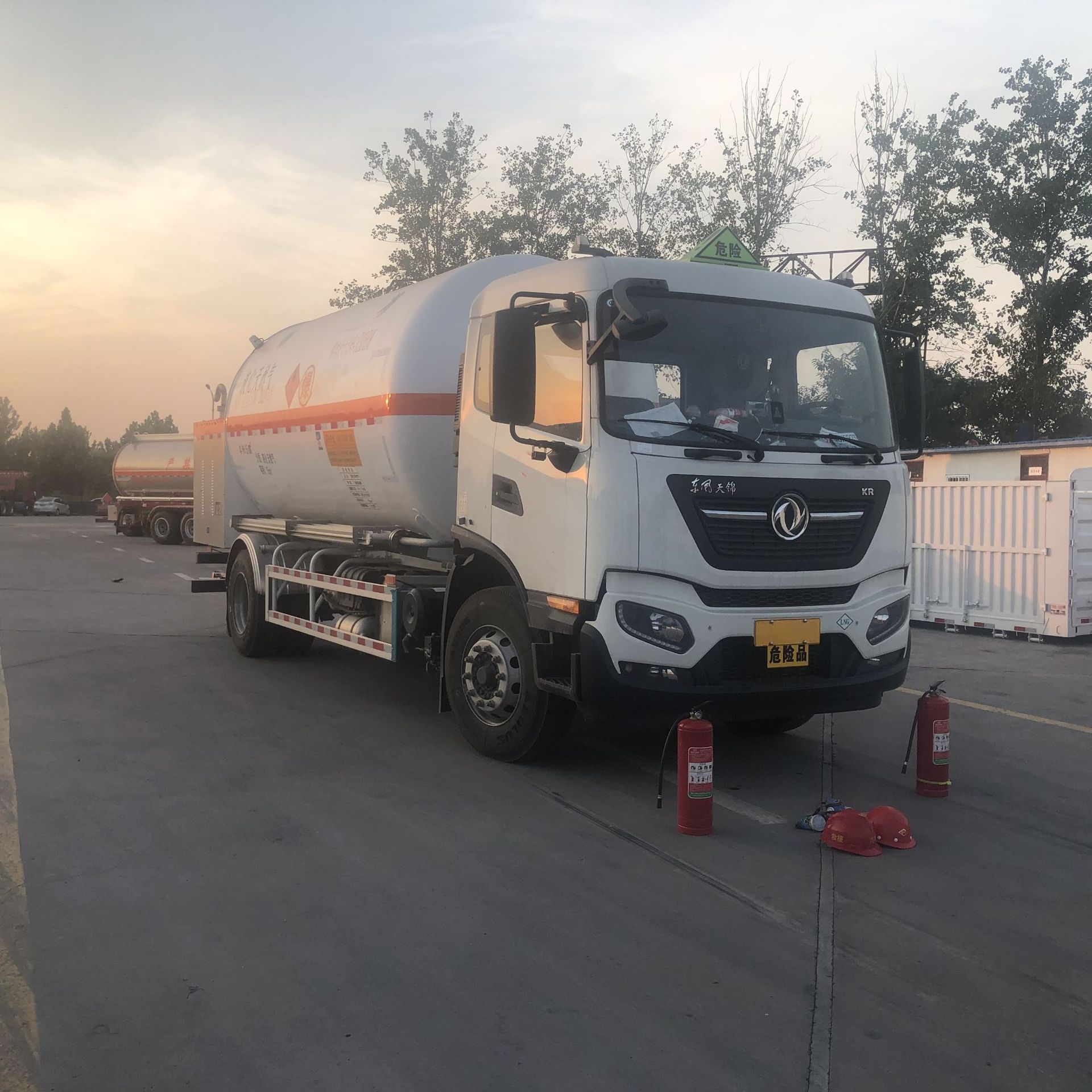 牡丹江市穆棱市国六6吨lng救援液化天然气流动加气车可挂靠