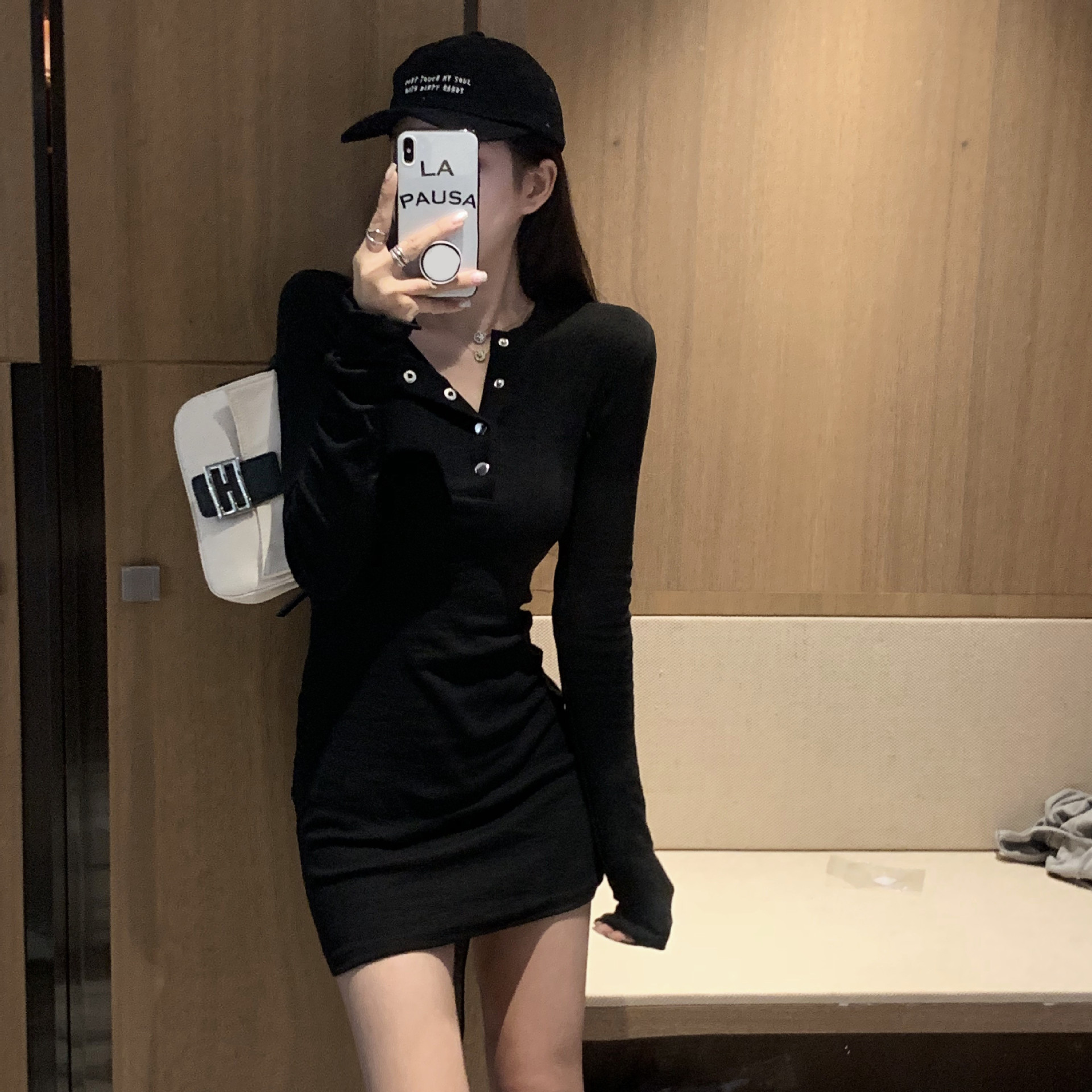 黑色长袖包臂连衣裙女春秋冬新款2021御姐风气质修身显瘦辣妹短裙