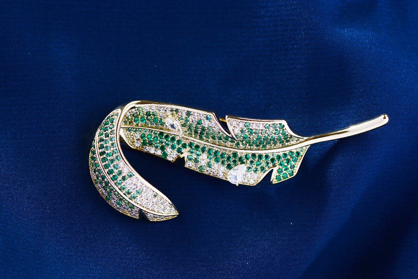 韩版青枝绿叶锆石胸针优雅气质叶子别针创意大气植物服装配饰胸花