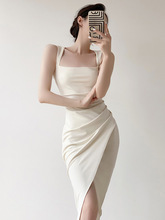 茶歇法式白色吊带连衣裙子女2024新款夏季小个子香风包臀中长裙女