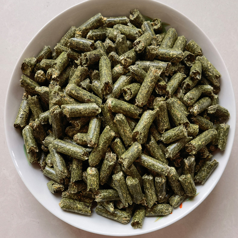 草颗粒苜蓿草颗粒苜蓿颗粒牛马羊等禽畜用饲料草营养丰富