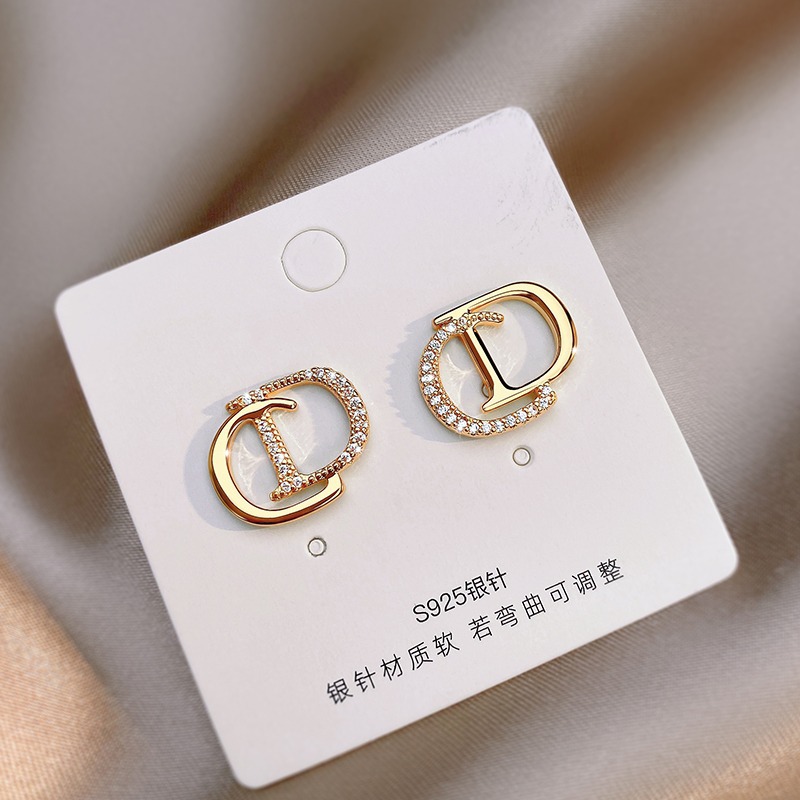 Sterling Silver Needle Korean Earrings Wholesale Simple Niche Temperament Personality New Studs Women's High-Grade Pearl Earrings