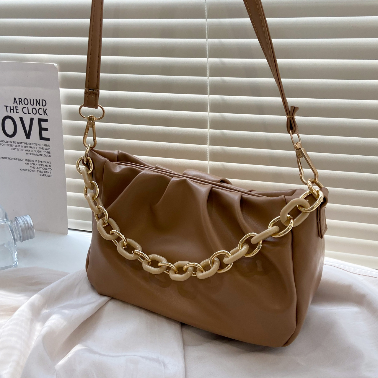 Cloud Bag Soft Dumpling Bag Fresh Women Bag 2021 New Pleated Pu Bag Acrylic Chain Shoulder Underarm Bag