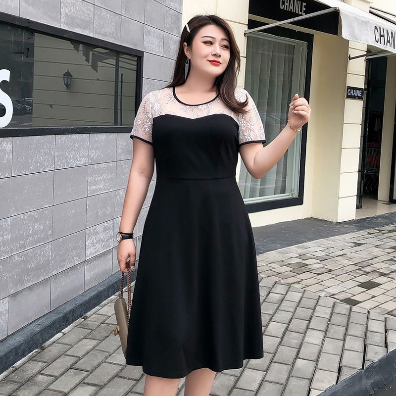 胖妹妹大码女装200斤2024夏新款蕾丝复古洋气显瘦遮肚子连衣裙女