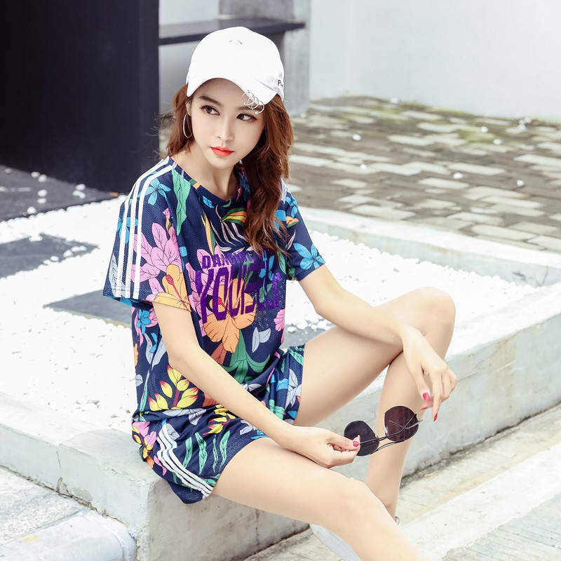 2021夏季潮牌时尚套装女时尚印花短袖t恤 洋气花短裤热裤两件套