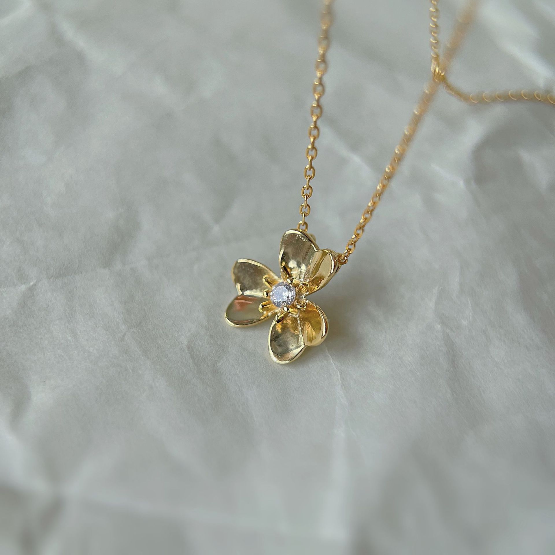 厂家直供925纯银ins风三叶草单花钻简约光面幸运草吊坠项链锁骨链