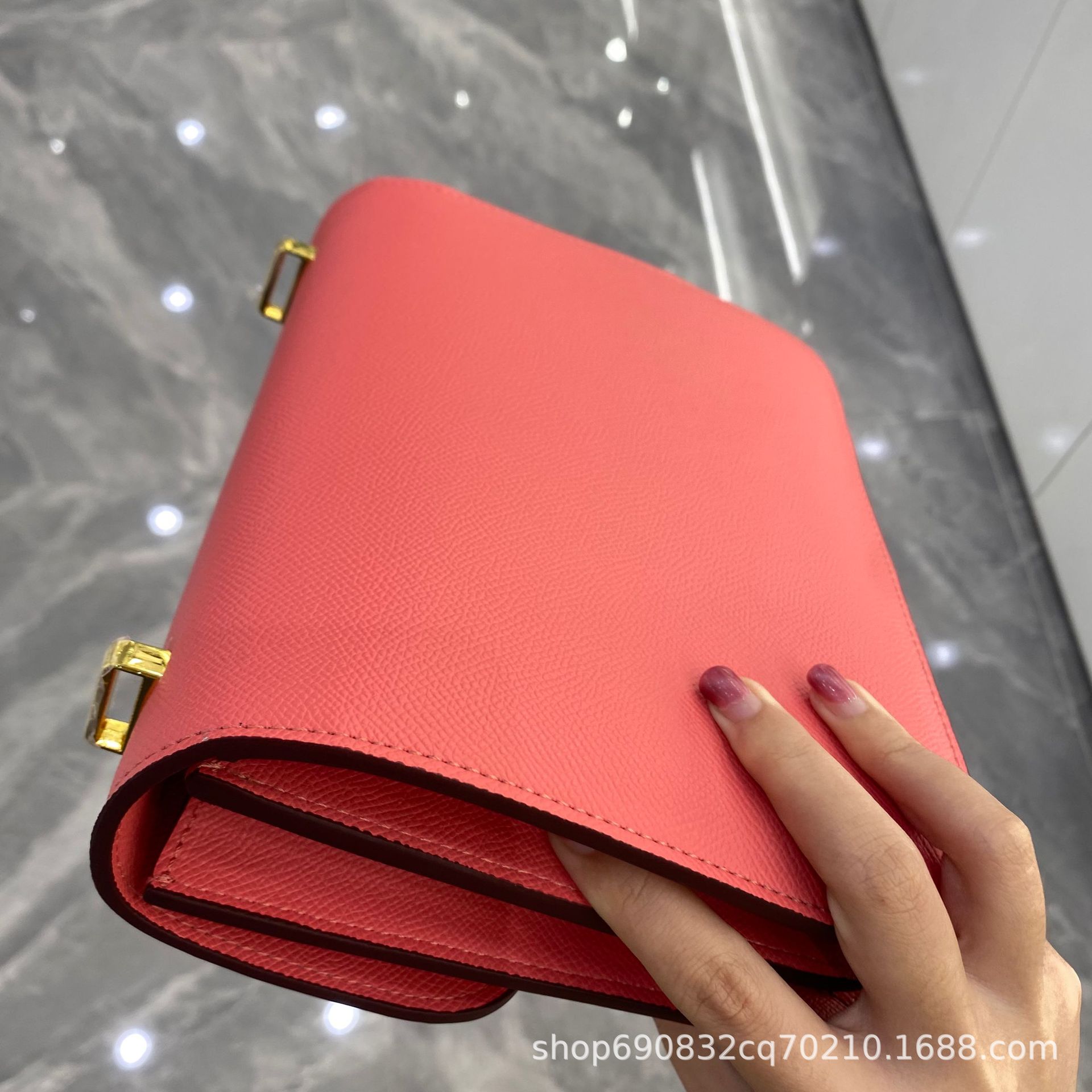 鼓满手掌纹康康包空姐斜挎小方包包女高级牛皮真豆腐包轻奢十字纹