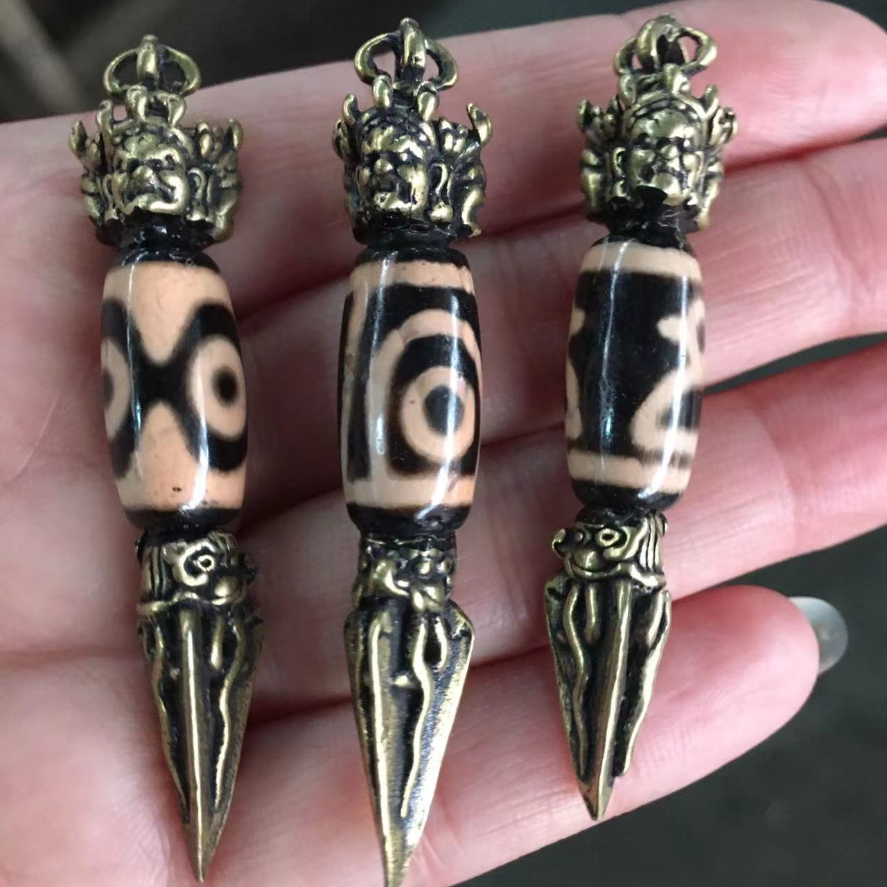 藏式镶嵌三眼大鹏鸟宝瓶龟背一眼天珠三面佛降魔杵台湾工艺天珠