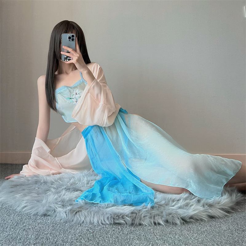 新款纯欲情趣内衣小胸诱惑激情套装性感诱惑肚兜性感汉服四件套