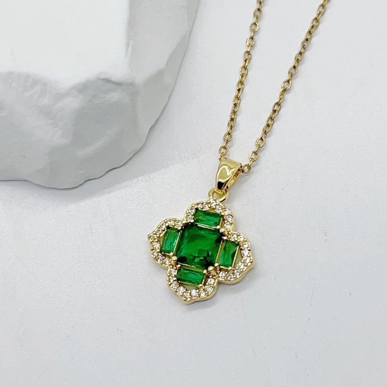 Europe and America Cross Border New Copper Micro Inlay Ladder Square Zircon Colorful Four-Leaf Clover Temperament Entry Lux Simple All-Match Clavicle Chain