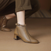 瑞百丽拉2022冬季新品粗跟圆头短鞋女马丁靴棕色系带时尚中跟女靴