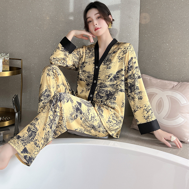 Women's Long Sleeve Artificial Silk V-neck Thin Casual Silk Homewear Set Cute Cardigan Girl Print Ice Silk Pajamas