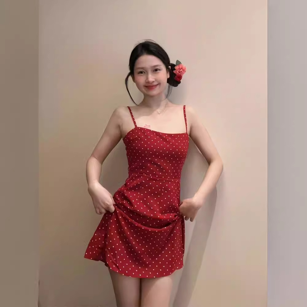 港味复古chic波点红色吊带连衣裙女夏季修身显瘦度假风a字短裙子