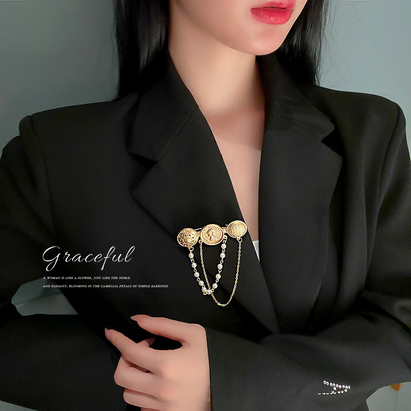 European and American Fashion Cool Trendy New Pearl Queen Head Brooch Internet Celebrity Dignified Sense of Design Breastpin Women's Wholesale