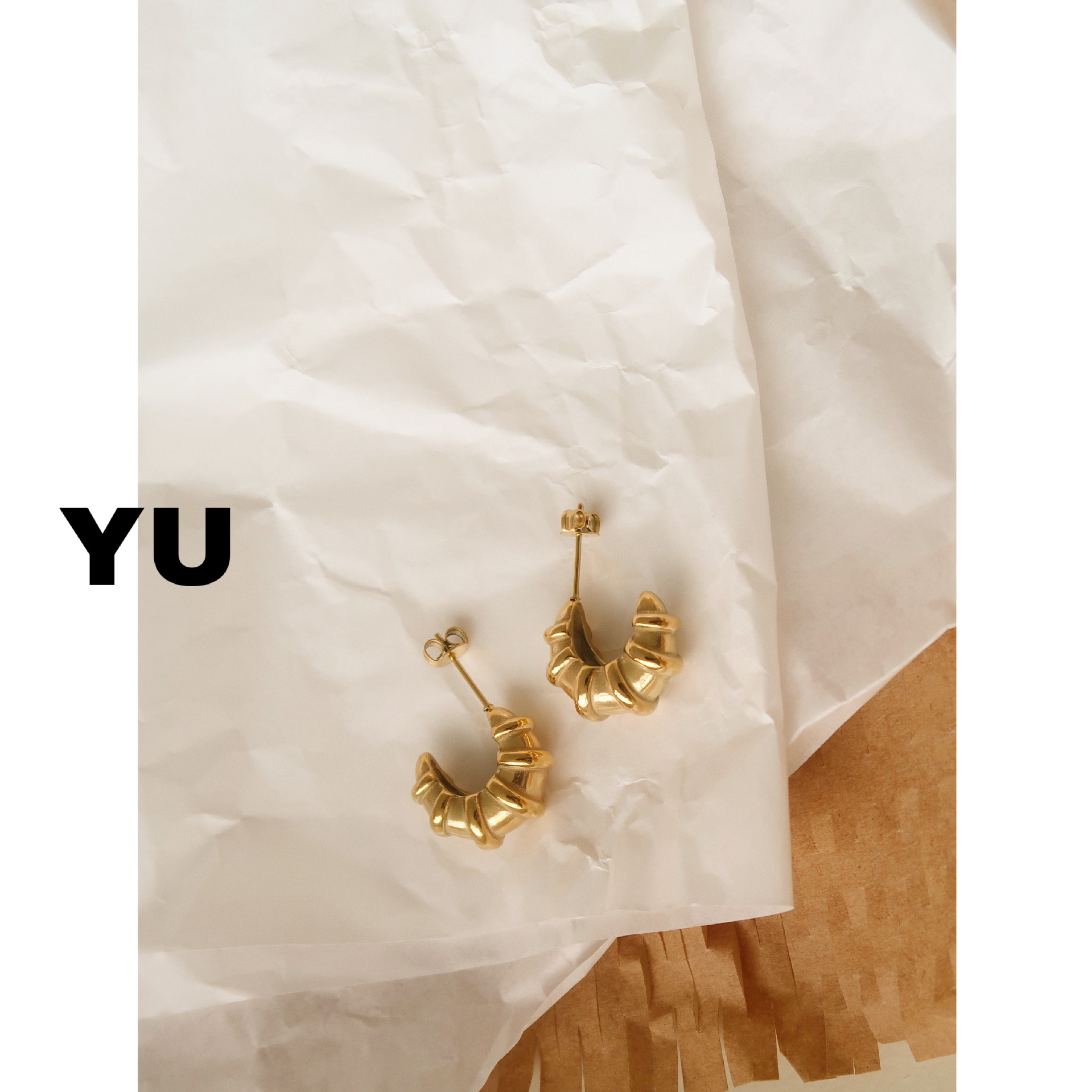 Heyu Ornament Ox Horn Bamboo Pattern Earrings Female Retro Europe and America Titanium Steel Vacuum Electroplating 18K Real Gold Personality Ins