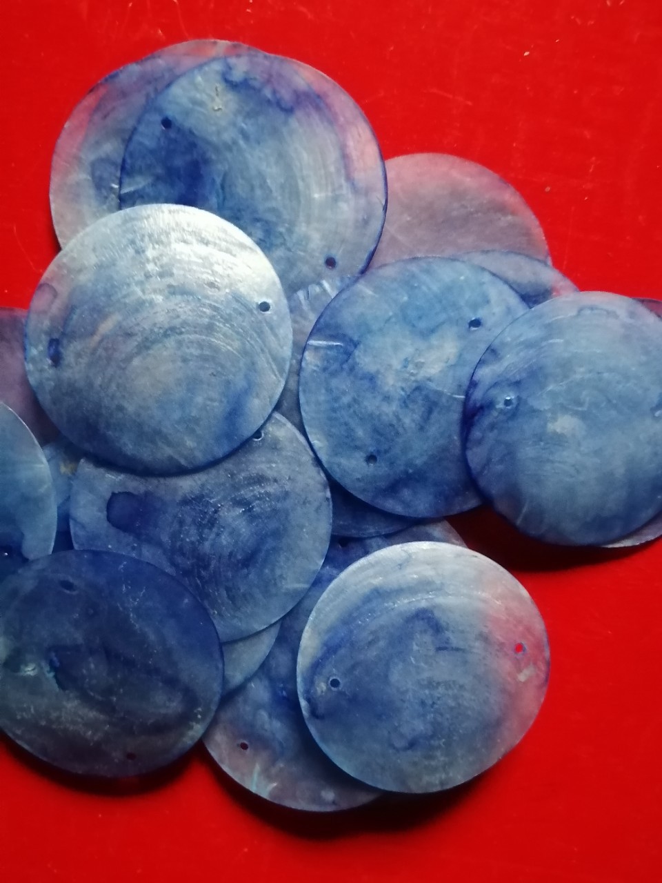 厂家批发镜贝彩色50圆片双孔