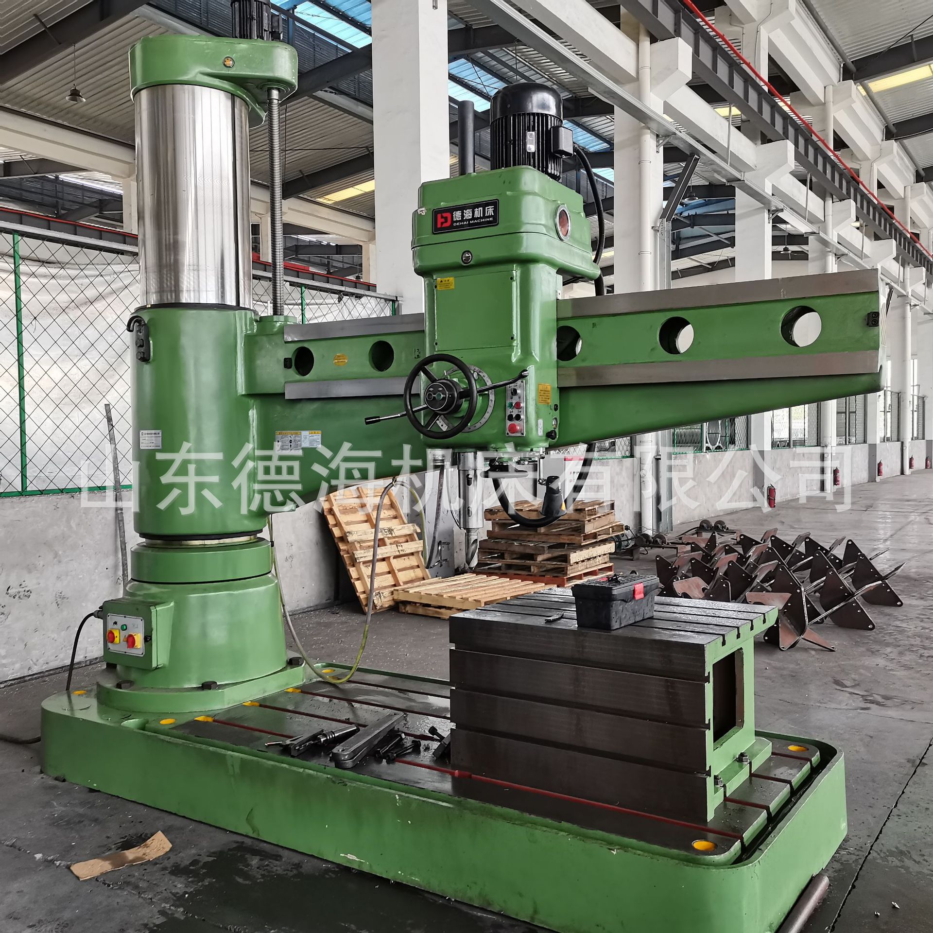 沈阳中捷机型摇臂钻床z3080x25液压摇臂钻厂家销售z3080摇臂钻