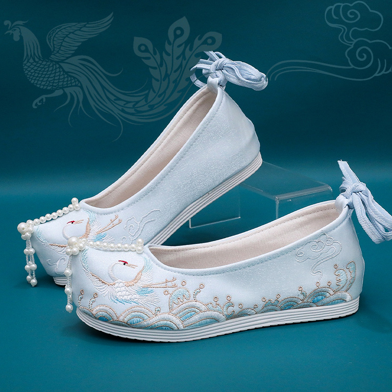 原创宋制珍珠流苏唐制古装鞋子女汉服配古风仙女鞋复古绣花鞋