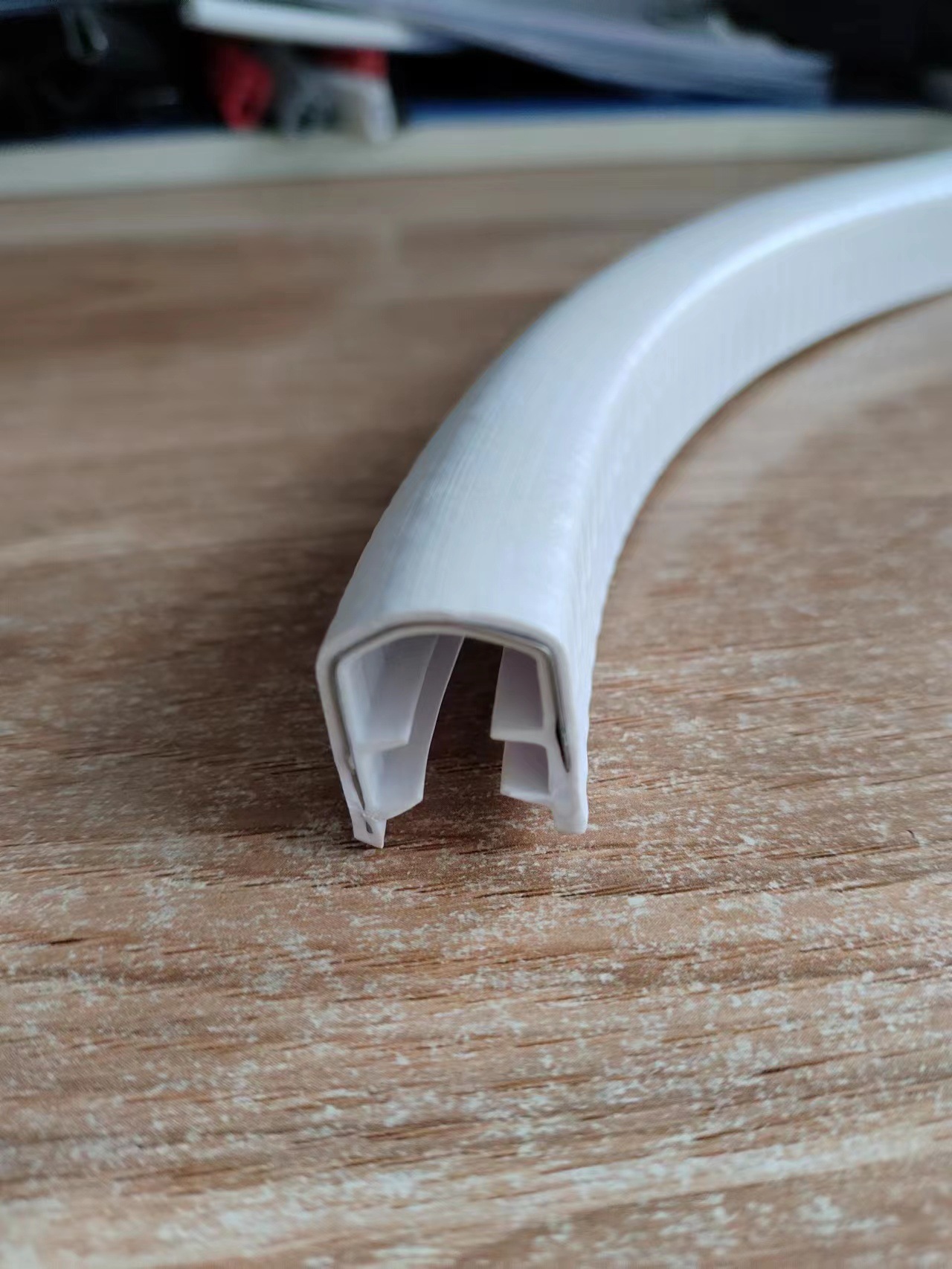 现货pvc密封条彩色u形装饰条货架钣金边缘保护包边条防撞条橡胶条