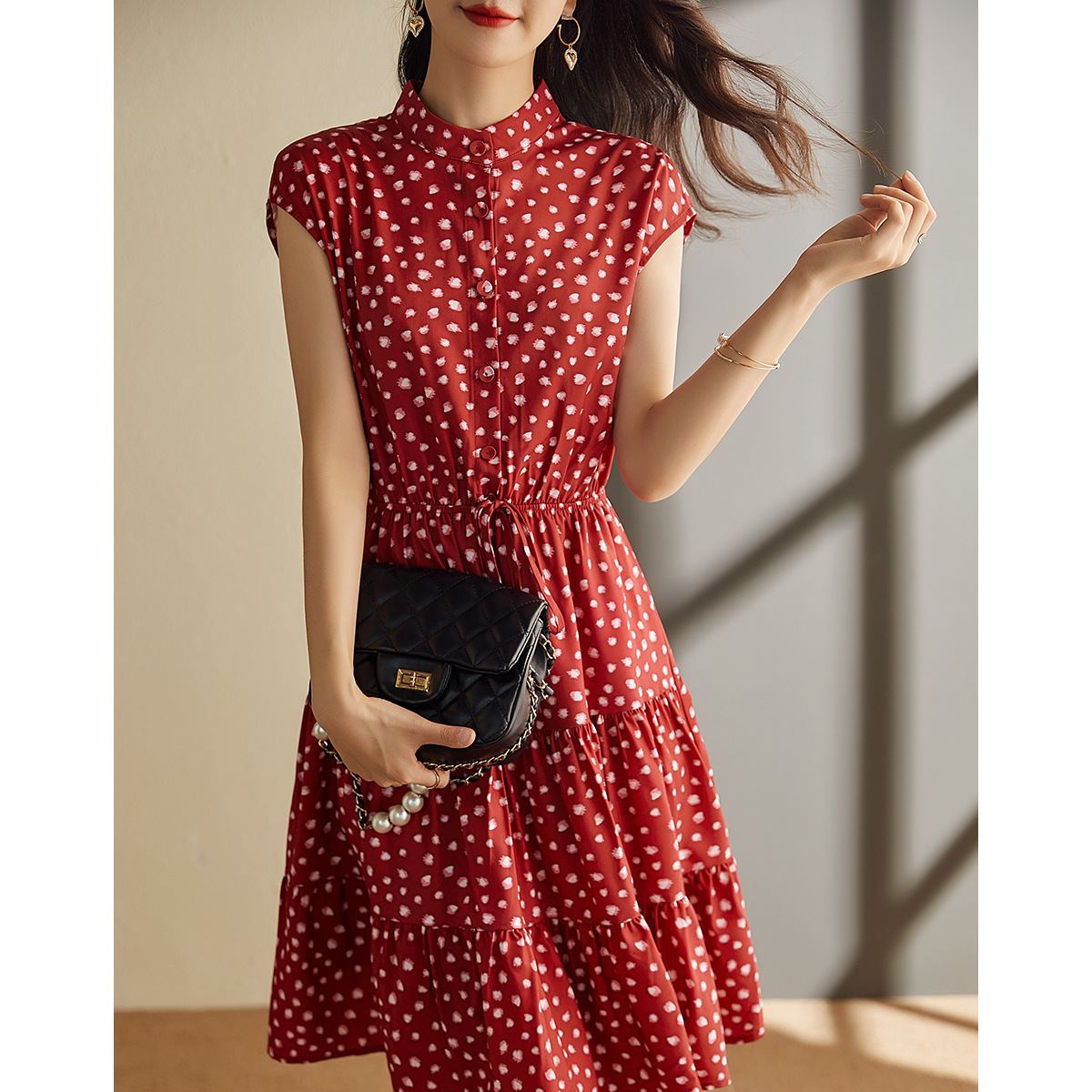 碎花连衣裙早春温柔女2022年法式港风复古春茶歇裙春季裙子