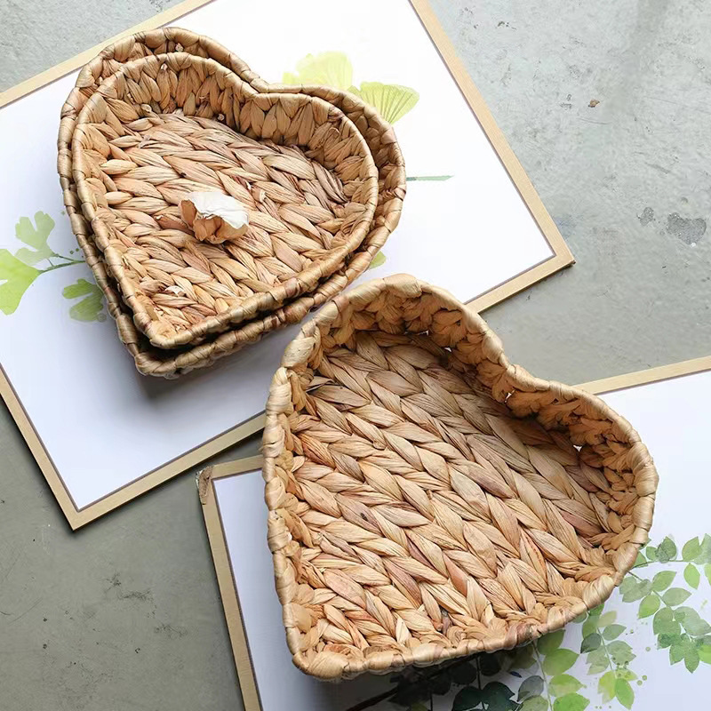 Heart-Shaped Straw Tissue Box Water Hyacinth Straw Woven Storage Basket Storage Box