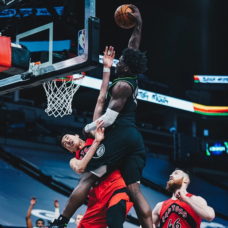 森林狼队1号篮球球星爱德华兹华子签名运动手环硅胶腕带球迷饰品