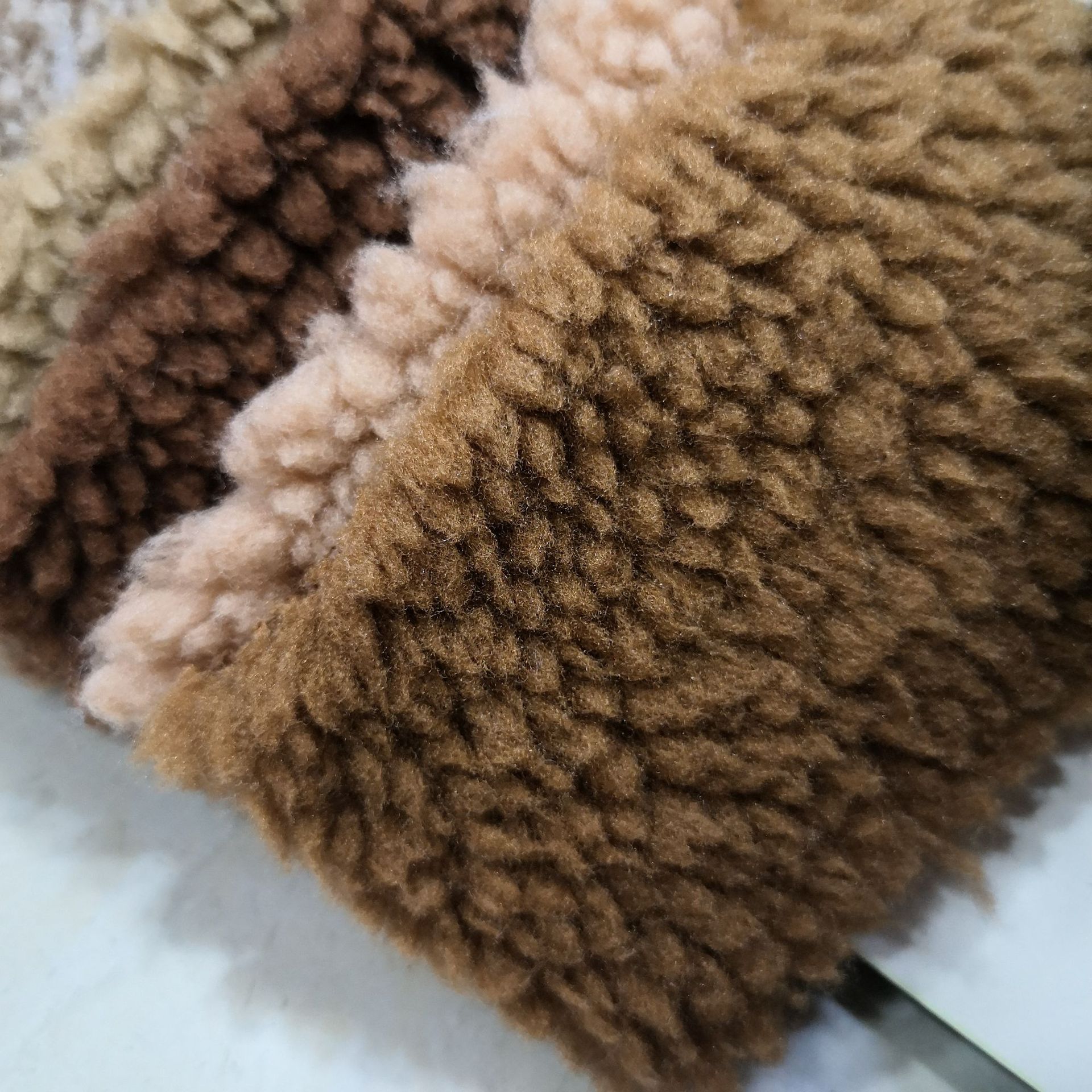 现货15mm长毛滚束 颗粒落水羊羔绒绒布 女装外套箱包面料