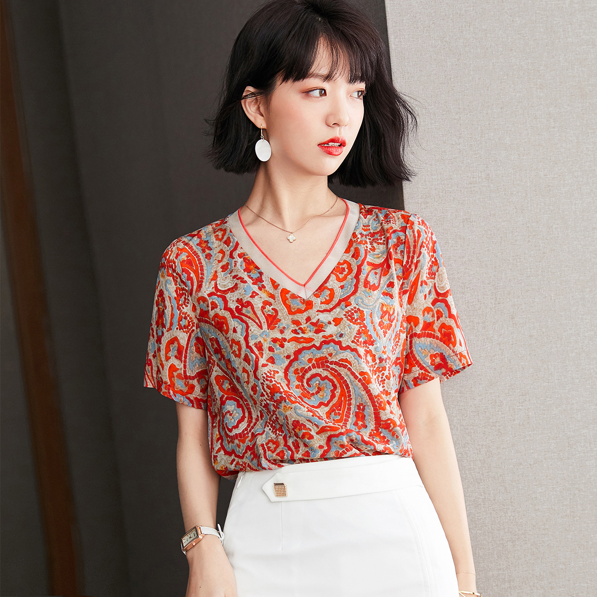网红洋气夏天雪纺t恤衫女短袖2022年夏季新款v领欧货宽松上衣潮