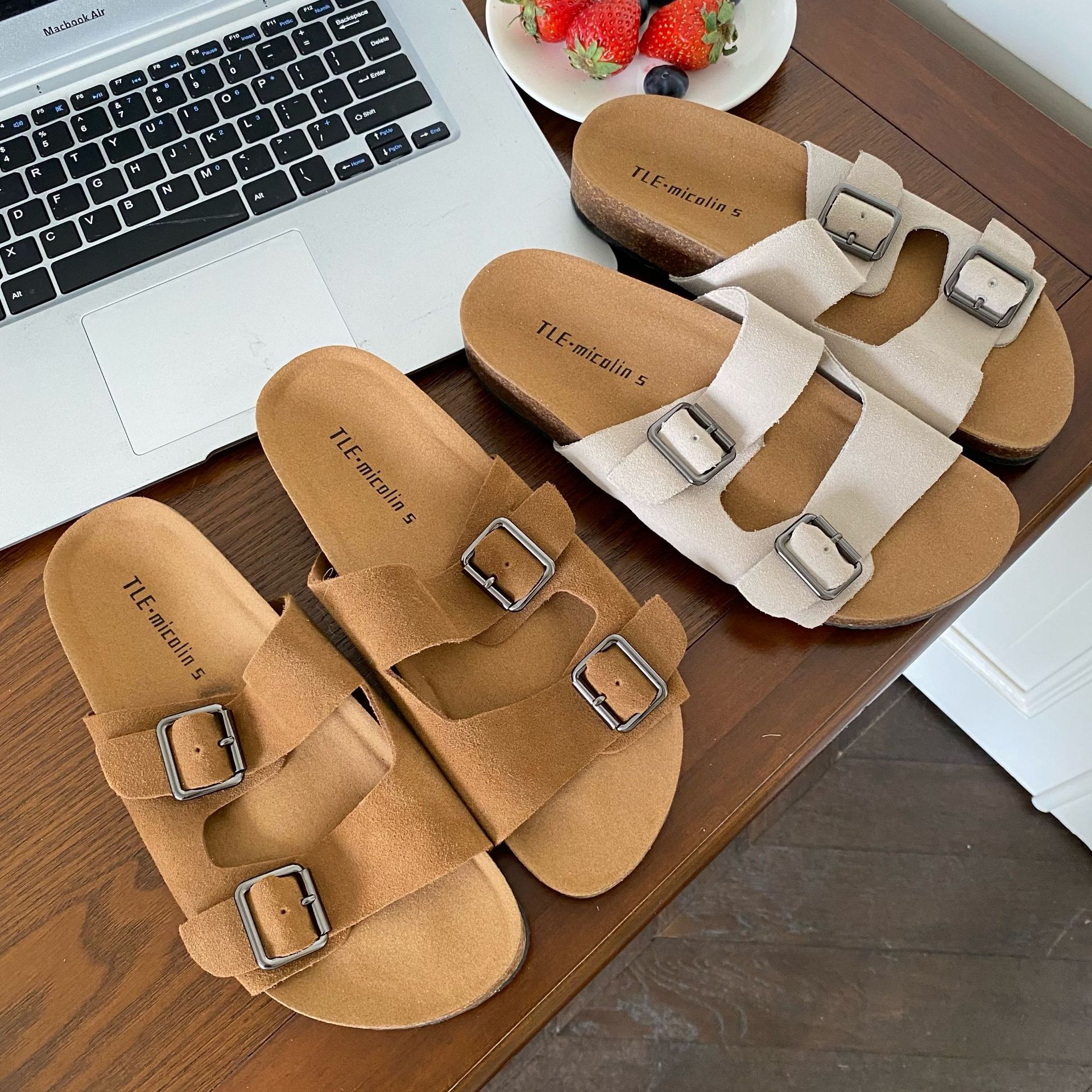 网红拖鞋女2022年新款夏季超火外穿厚底真皮松糕底休闲时尚沙滩鞋